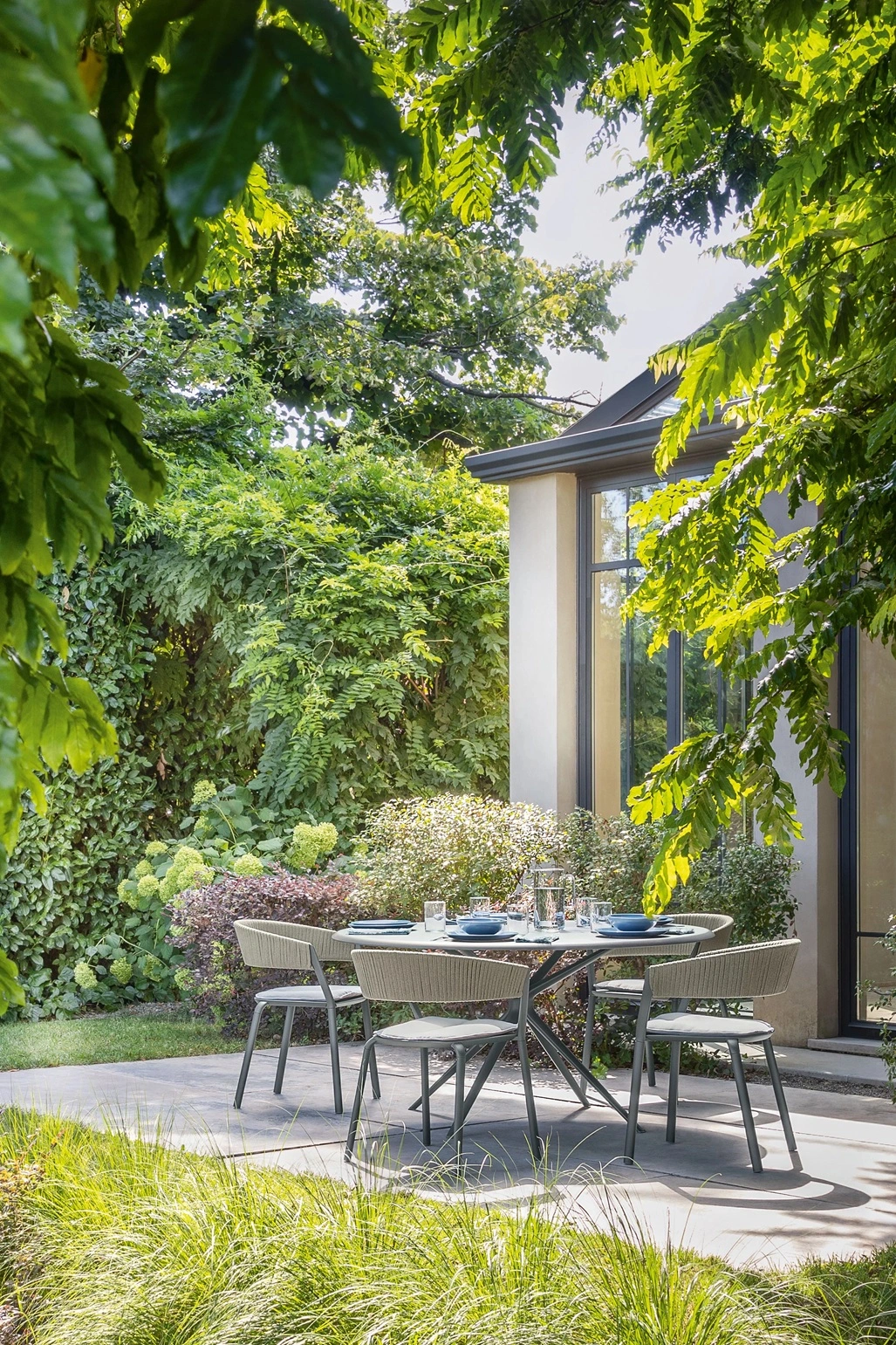 budowa tarasu na gruncie poradnik jak wybudować taras stól na taras jak wybrać meble na taras.webp